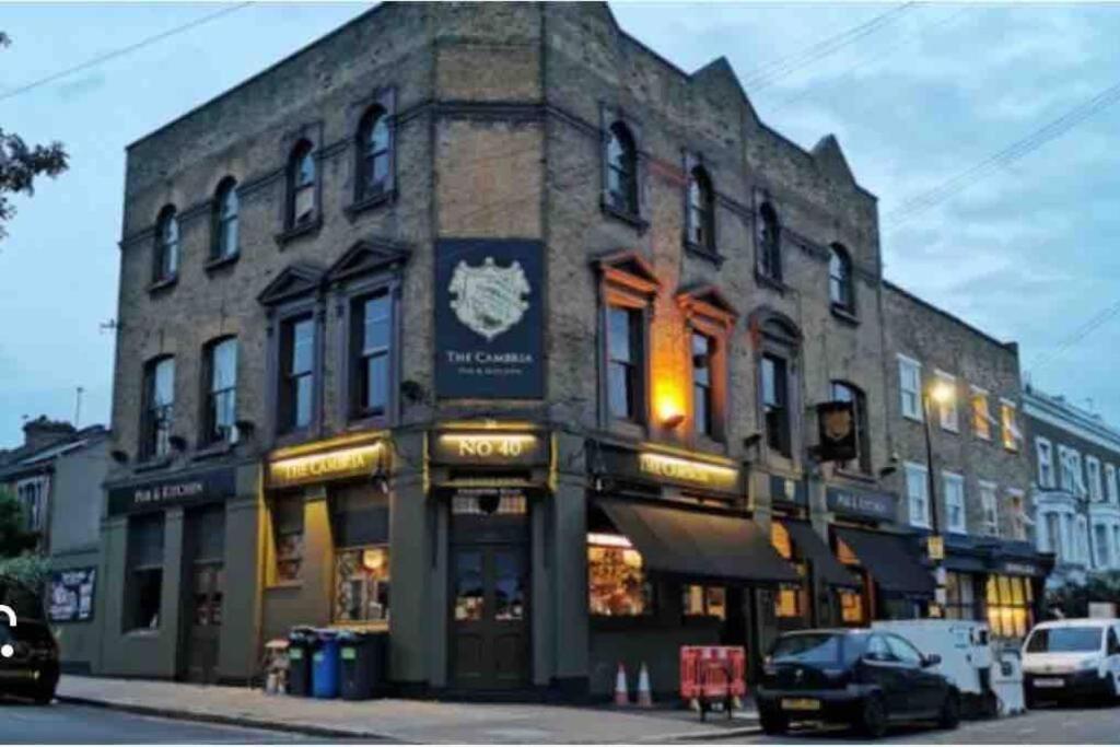 Spacious One Bedroom Private Flat In Brixton +Wifi London Exterior photo